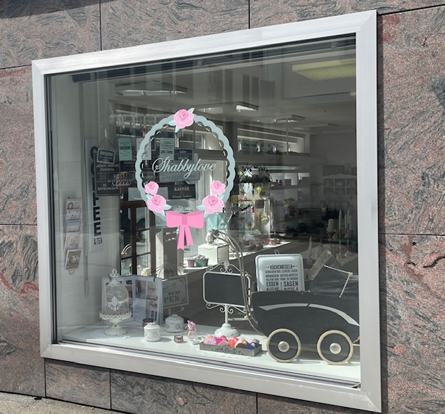 Ladeneingang und Frontansicht von Shabbylove